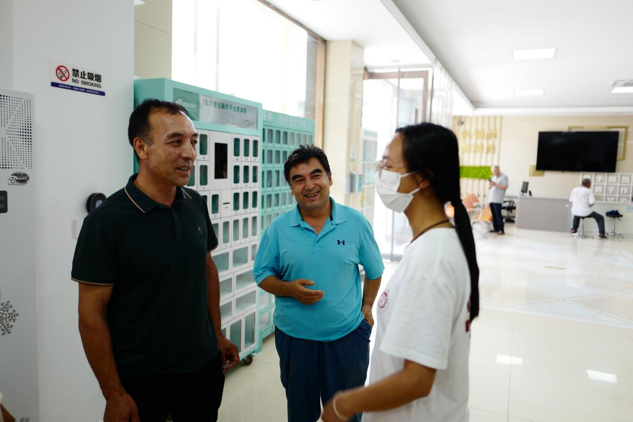 “红石榴”守护“夕阳红”，杏林情暖体检行