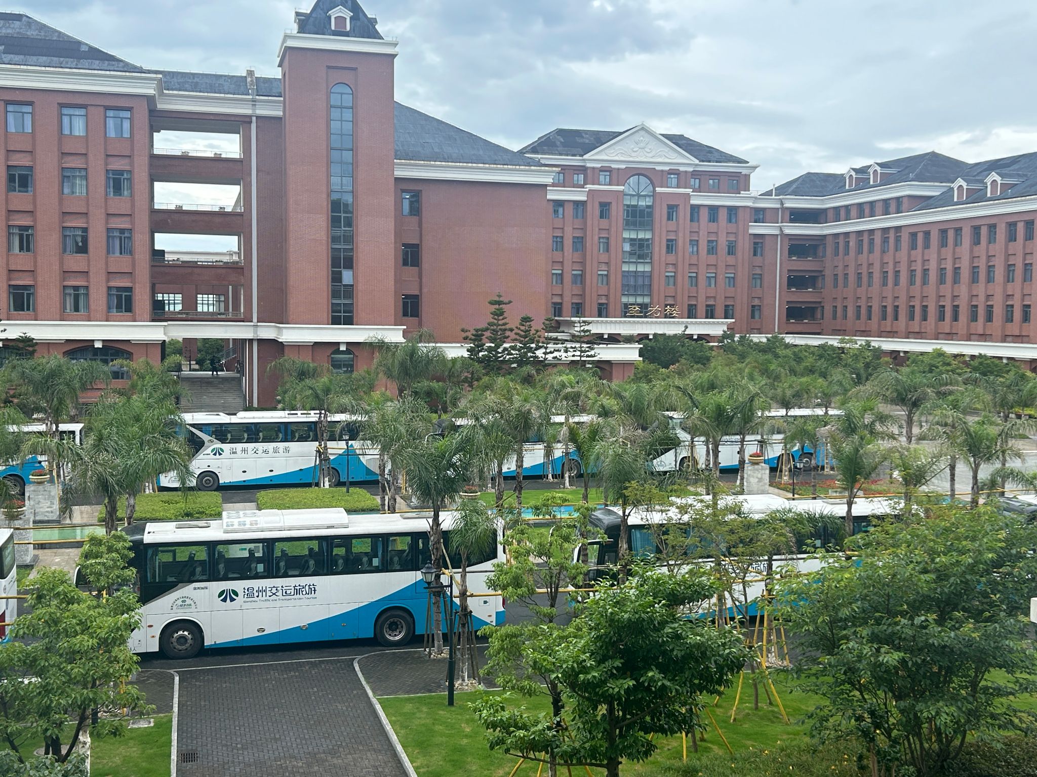 av解说
滨海校区顺利开展全国大学生英语等级考试